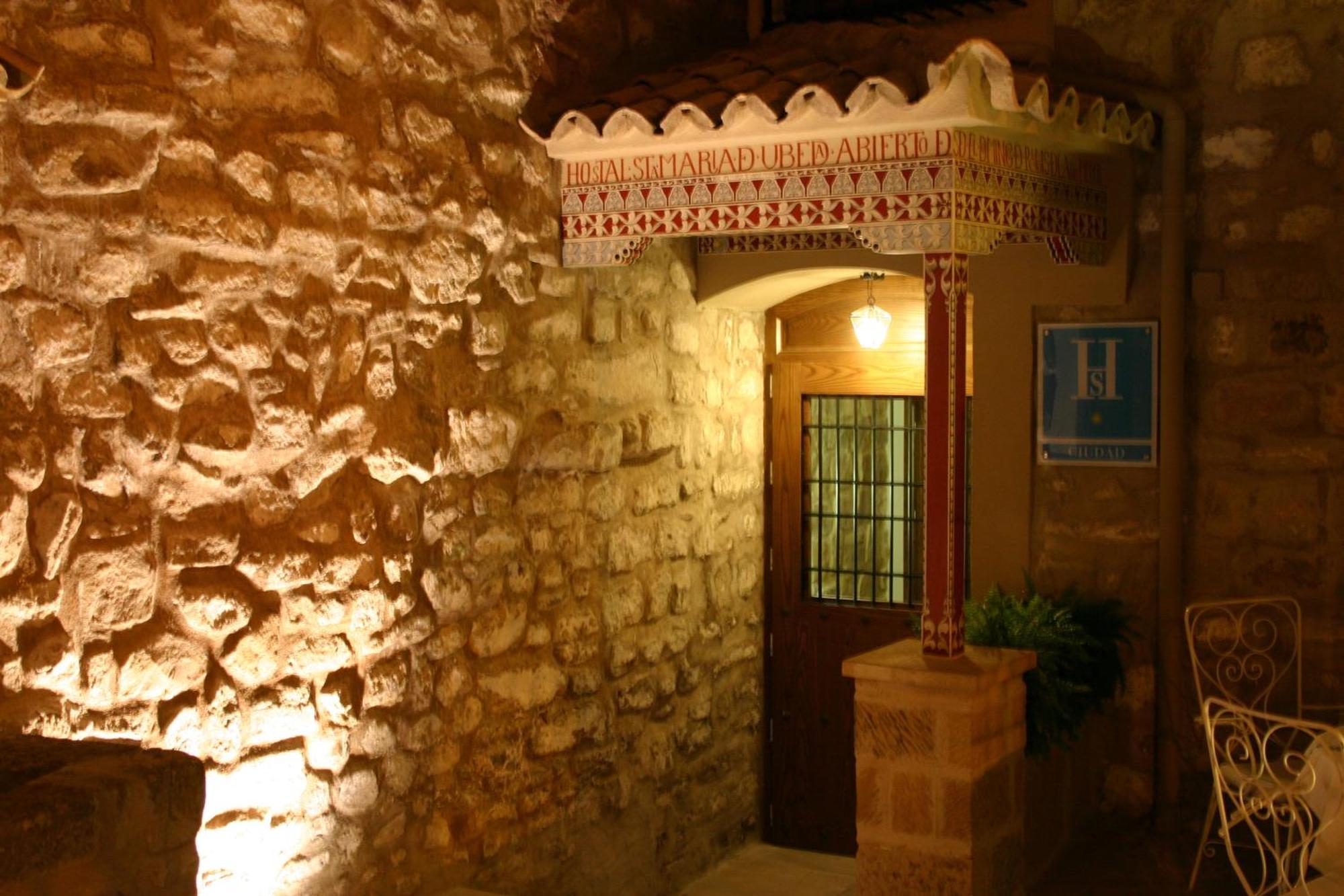 Hostal Santa Maria De Ubeda Exteriör bild