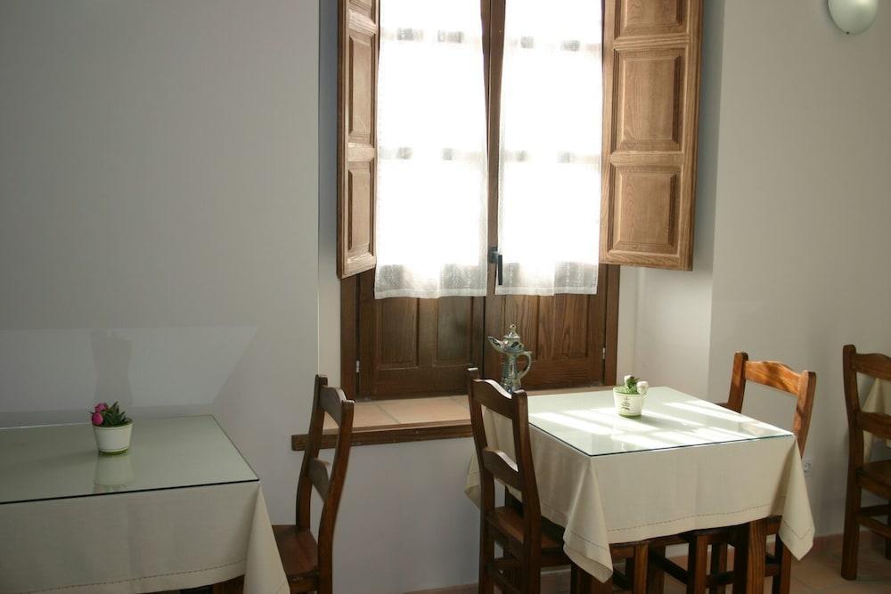 Hostal Santa Maria De Ubeda Exteriör bild